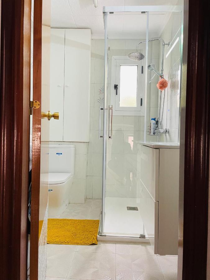 Cozy 2-Bedroom Serviced Apartment With Netflix Пуэтро-де-Сагунто Экстерьер фото